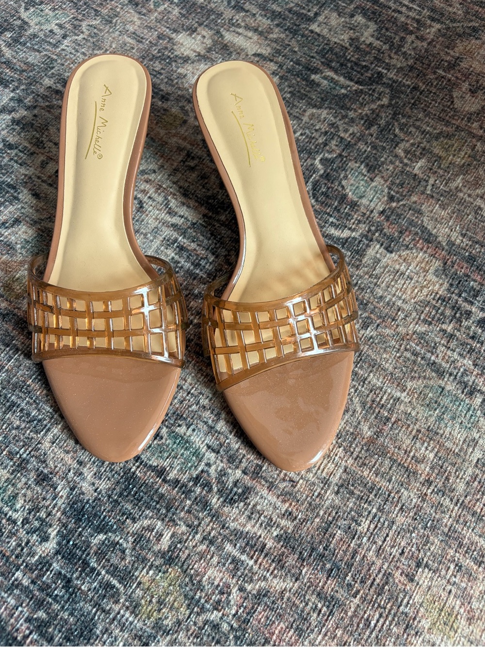 Anne Michelle Brown Tan Amber Slide Mules with Clear Woven Strap sandals size 10